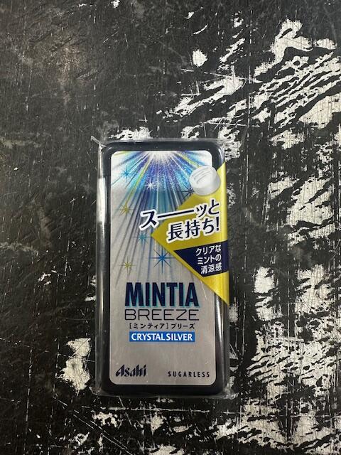 Asahi Mintia Breeze Crystal Silver sugar free Mint 22g